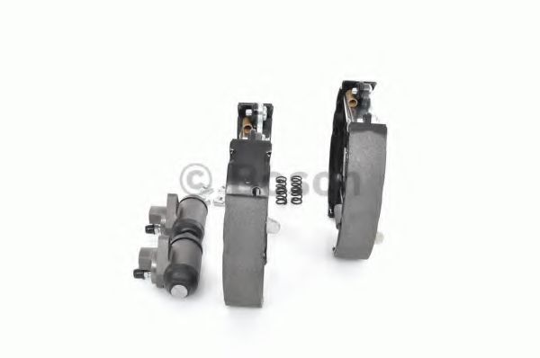 Тормозные колодки барабанные BOSCH 0 204 114 047 Тормозные колодки барабанные BOSCH 0 204 114 047