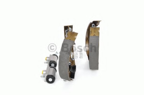 Тормозные колодки барабанные BOSCH 0 204 114 151 Тормозные колодки барабанные BOSCH 0 204 114 151
