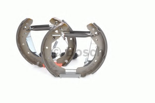 Тормозные колодки барабанные BOSCH 0 204 114 652 Тормозные колодки барабанные BOSCH 0 204 114 652