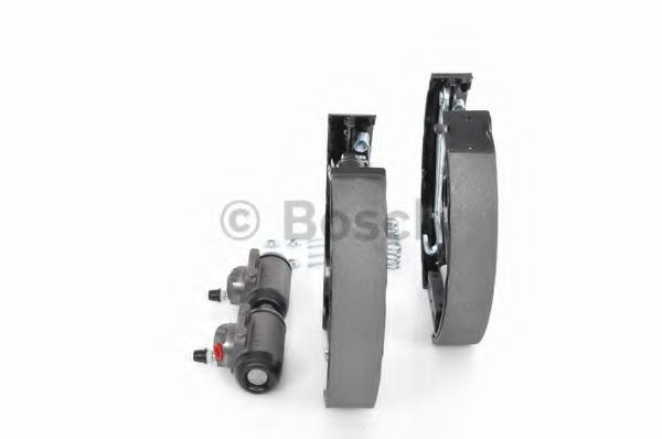 Тормозные колодки барабанные BOSCH 0 204 114 130