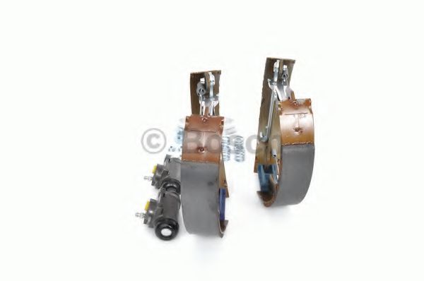Тормозные колодки барабанные BOSCH 0 204 114 205