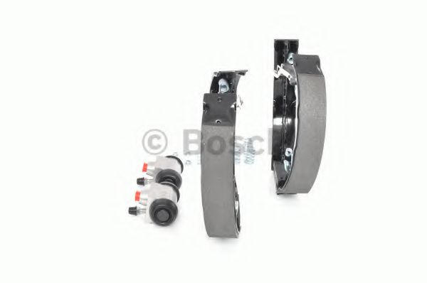 Тормозные колодки барабанные BOSCH 0 204 114 333