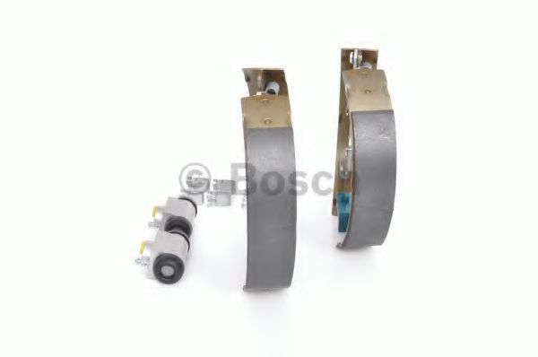 Тормозные колодки барабанные BOSCH 0 204 114 656