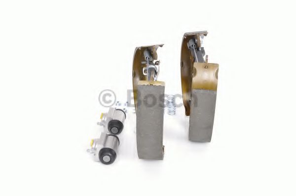 Тормозные колодки барабанные BOSCH 0 204 114 197 Тормозные колодки барабанные BOSCH 0 204 114 197