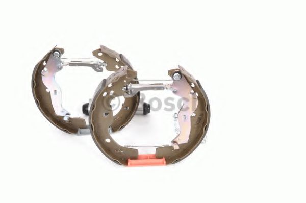 Тормозные колодки барабанные BOSCH 0 204 114 678 Тормозные колодки барабанные BOSCH 0 204 114 678