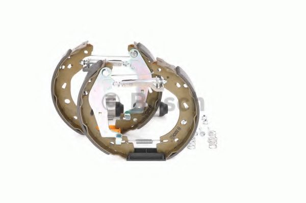 Тормозные колодки барабанные BOSCH 0 204 114 676