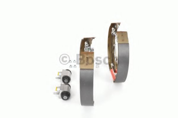 Тормозные колодки барабанные BOSCH 0 204 114 678