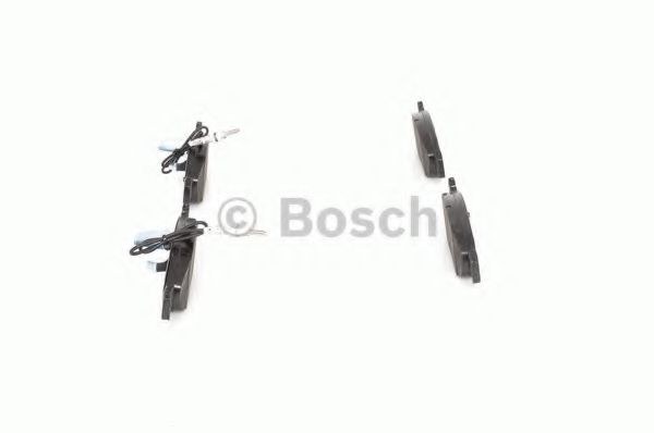 Тормозные колодки BOSCH 0 986 461 764