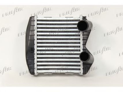 Интеркулер MERCEDES-BENZ 0003007V002 Интеркулер MERCEDES-BENZ 0003007V002