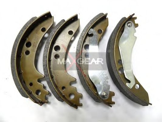 Тормозные колодки барабанные MAXGEAR 19-0273
