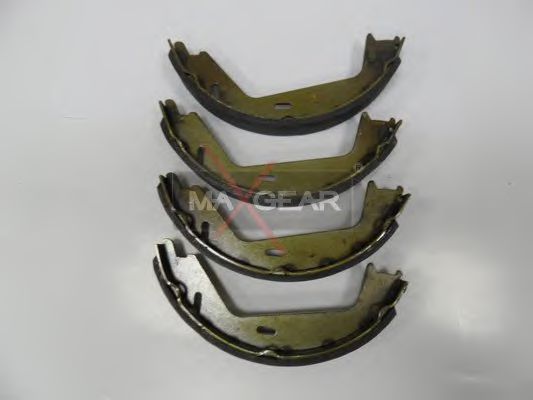 Тормозные колодки барабанные MAXGEAR 19-0324