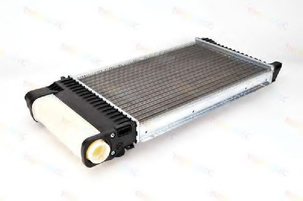 Радиатор охлаждения двигателя THERMOTEC D7B017TT Радиатор охлаждения двигателя THERMOTEC D7B017TT