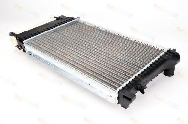 Радиатор охлаждения двигателя THERMOTEC D7B017TT