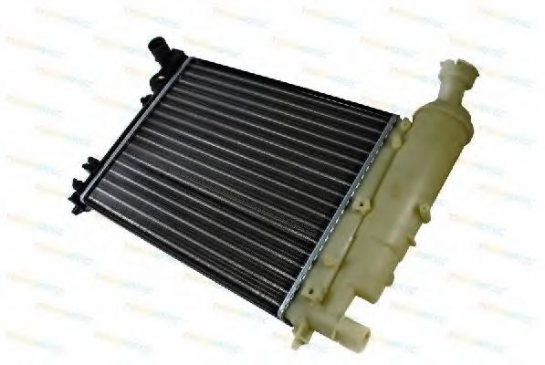 Радиатор охлаждения двигателя THERMOTEC D7P021TT