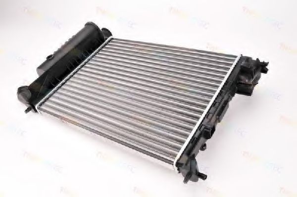 Радиатор охлаждения двигателя THERMOTEC D7P041TT Радиатор охлаждения двигателя THERMOTEC D7P041TT