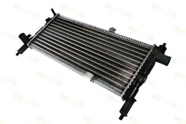 Радиатор охлаждения двигателя THERMOTEC D7X024TT