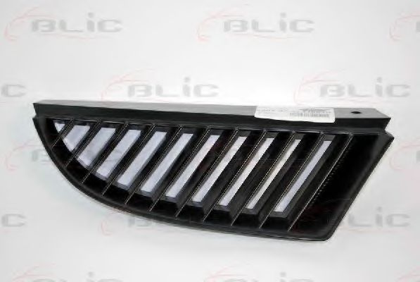 Решетка радиатора MITSUBISHI MN127774XA Решетка радиатора MITSUBISHI MN127774XA