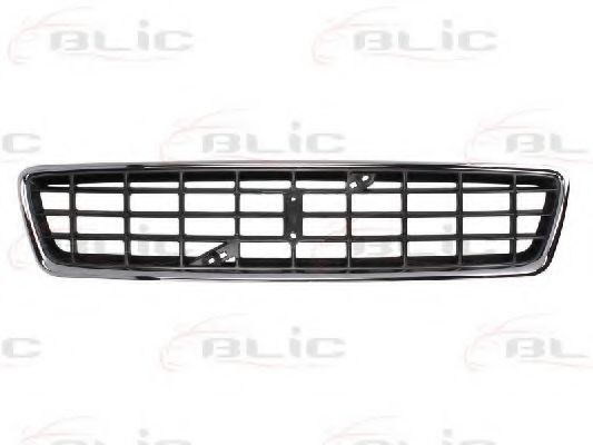 Решетка радиатора VOLVO 30652182