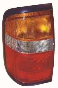 Задний фонарь Nissan/Infiniti 26555-0W725