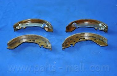 Тормозные колодки барабанные PARTS-MALL PLA-002