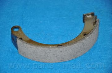 Тормозные колодки барабанные PARTS-MALL PLA-052