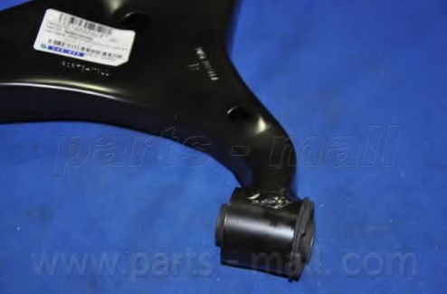 Рычаг подвески PARTS-MALL PXCAA-020LR