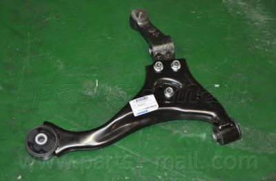 Рычаг подвески PARTS-MALL PXCAA-024LR