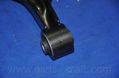 Рычаг подвески PARTS-MALL PXCAA-024UL