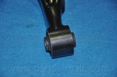 Рычаг подвески PARTS-MALL PXCAA-024UR Рычаг подвески PARTS-MALL PXCAA-024UR