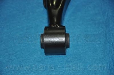 Рычаг подвески PARTS-MALL PXCAA-024UR Рычаг подвески PARTS-MALL PXCAA-024UR