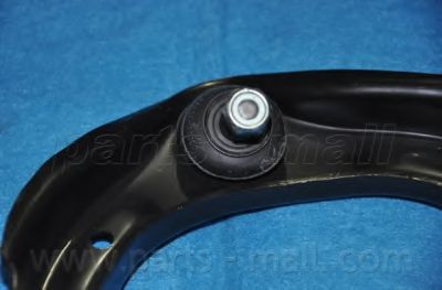 Рычаг подвески PARTS-MALL PXCAA-024UR Рычаг подвески PARTS-MALL PXCAA-024UR