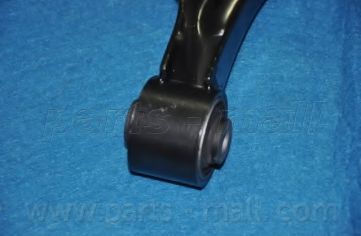 Рычаг подвески PARTS-MALL PXCAA-024UR Рычаг подвески PARTS-MALL PXCAA-024UR