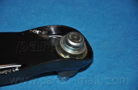 Рычаг подвески PARTS-MALL PXCAA-026LL