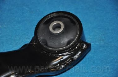 Рычаг подвески PARTS-MALL PXCAA-026LR