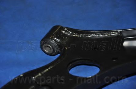 Рычаг подвески PARTS-MALL PXCAA-029LL