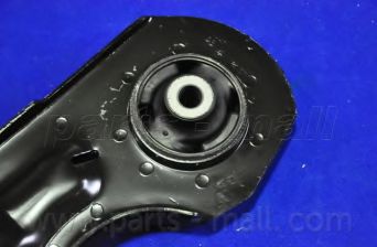 Рычаг подвески PARTS-MALL PXCAC-002LL